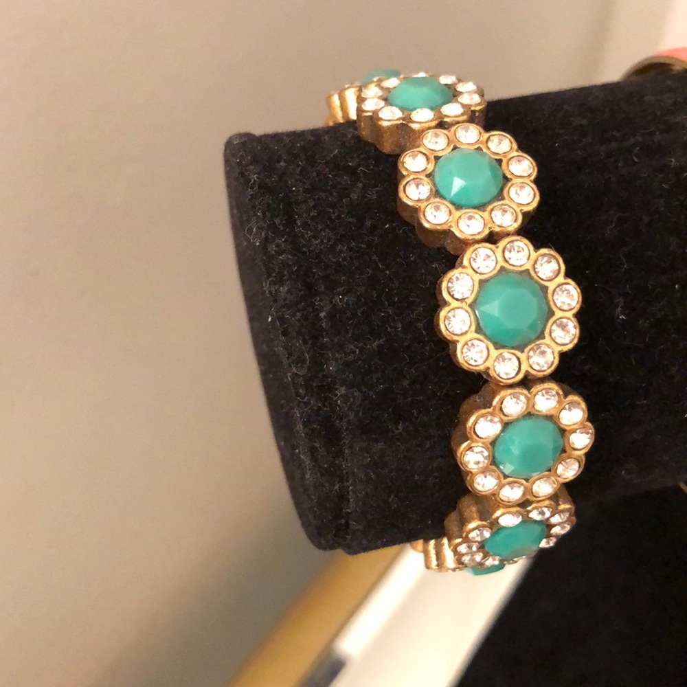 FREE w Purchase Flower Gem Bracelet